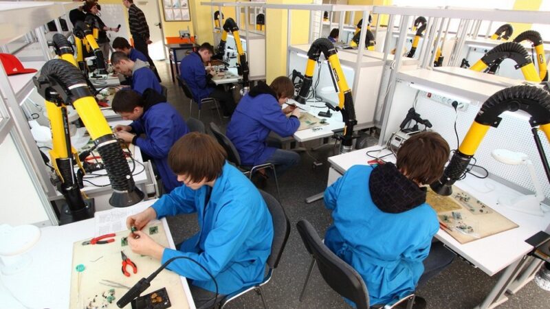 Купить диплом подлинный. Купить диплом техника в Москве.