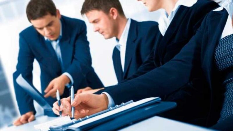 Купить диплом подлинный. Купить диплом экономиста в Москве